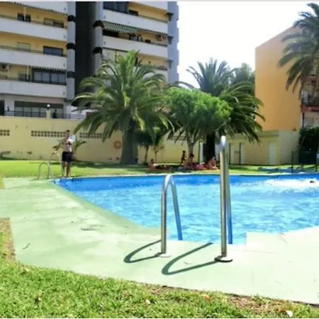 Cerca De La Playa Aguadulce (Almeria)